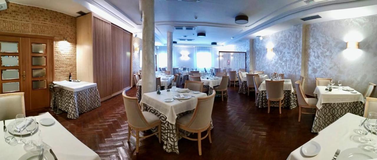 Mora Hotel Los Conejos מראה חיצוני תמונה